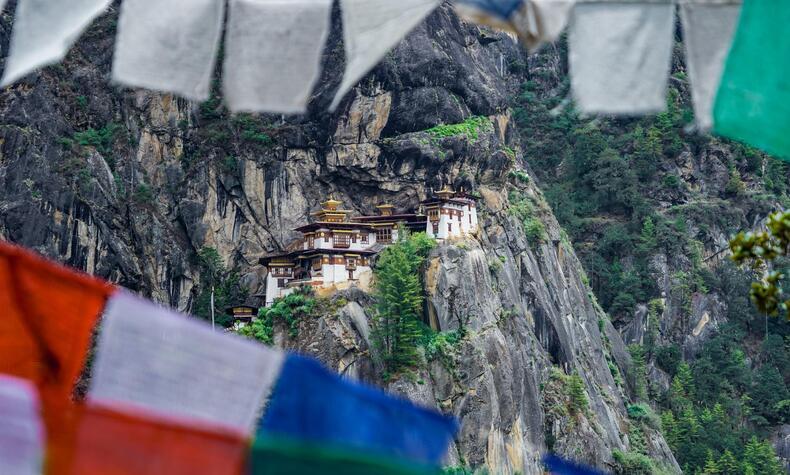 luxusreisen Butan-Tempel Arbeitslosigkeit Bhutan Glück