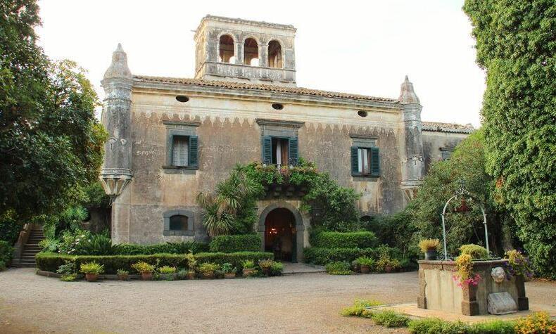 Das Castello degli Schiavi ist der Ort, an dem Don Vito im Film stirbt. sizilien castello degli schiavi