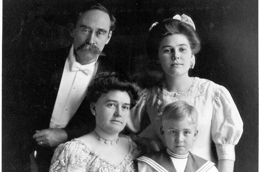 Josephine und Robert Peary mit ihren Kindern in einem Familienporträt aus dieser Zeit. josephine peary