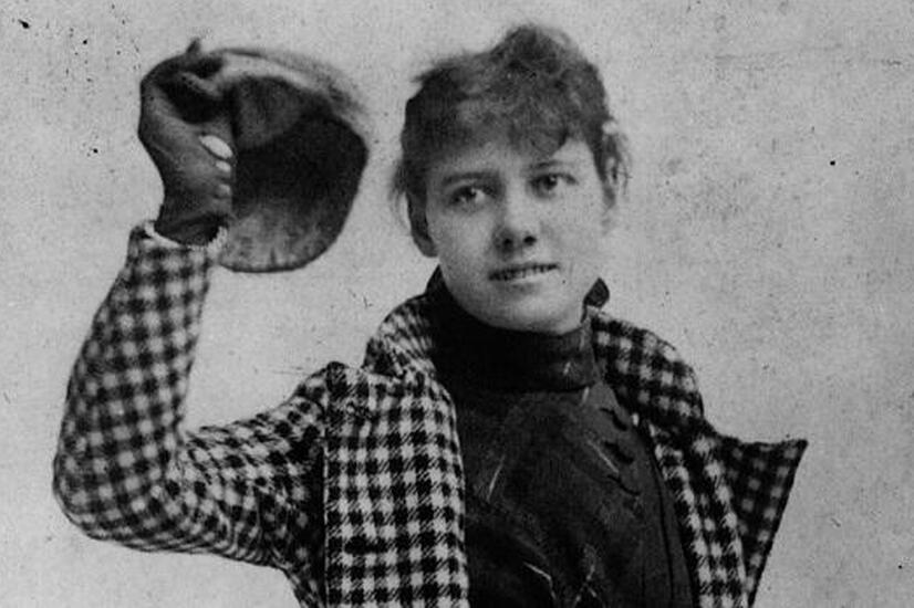 Nellie Bly in Reisekleidung
