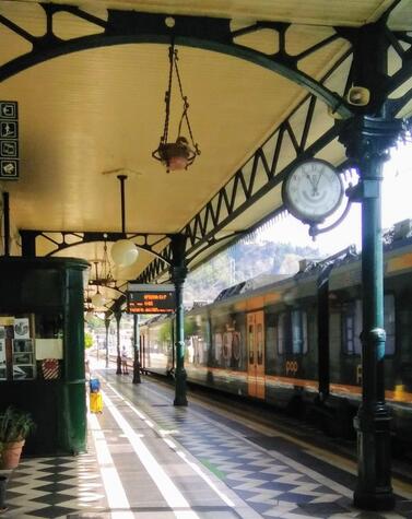 Der Bahnhof von Taormina war ein weiterer Schauplatz, der von Coppola für den Film "Der Pate" verwendet wurde. bahnhof von Taormina