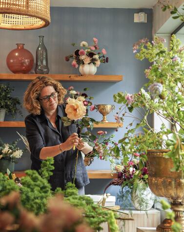Sally Hambleton unterrichtet in Kolumbien einen Workshop für Blumendesign sally hambleton design blumen reisen kolumbien