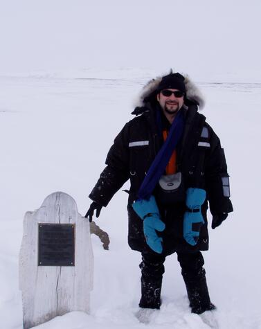 Francesc Bailón auf Beechey Island, Nunavut, Kanada. Francesc Bailón auf Beechey Island, Nunavut, Kanada.