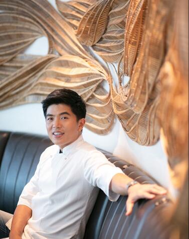 Küchenchef Thitid 'Ton' Tassanakajohn vom Le Du, bestes Restaurant Asiens 2023. Küchenchef Thitid 'Ton' Tassanakajohn, Le Du, Thailand