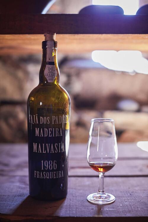 Der Madeirawein wurde ausgewählt, um die Unabhängigkeit der Vereinigten Staaten am 4. Juli 1776 zu feiern. luxusreise Madeirawein Malvasia