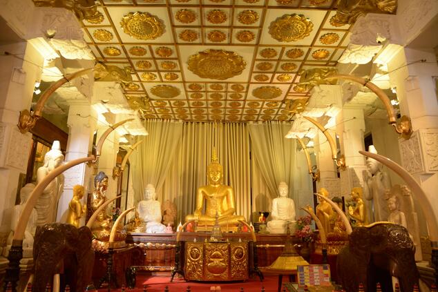 reisen Luxusinsel Sri Lanka Spiritualität Geschichte Buddha Zahntempel Kandy.