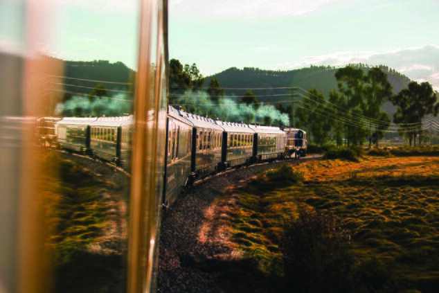James Sherwood investierte schließlich 17 Millionen Dollar in den Kauf und die Restaurierung von 14 Orient-Express-Triebwagen. luxusreisen Orient Express Zug