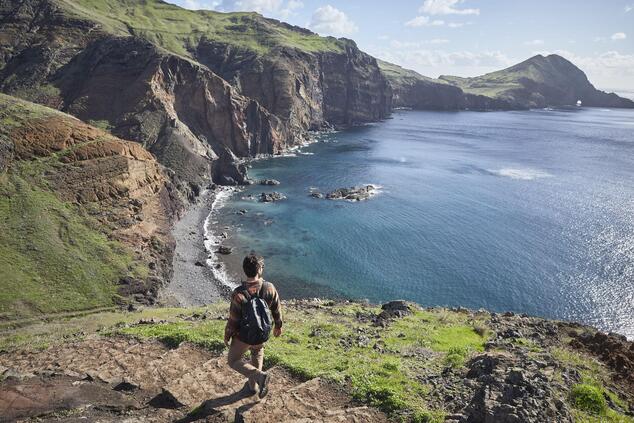 Madeira ist ein Paradies für Wanderfreunde, mit Routen für alle Schwierigkeitsgrade, auf denen Sie atemberaubende Ausblicke auf die Küste entdecken können. Foto: Belmond. luxus-Trekkingreise auf Madeira
