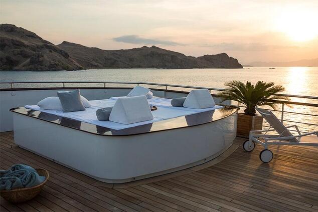 Die Aqua Blu war früher die Privatyacht einer europäischen Adelsfamilie. aqua blu raja ampat luxus yacht