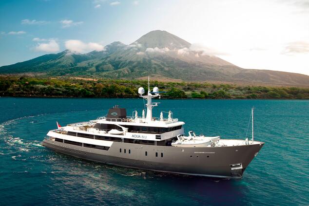 Die Aqua Blu Yacht unternimmt eine exklusive 7-tägige Kreuzfahrt im Raja Ampat Archipel. aqua blu raja ampat luxus yacht