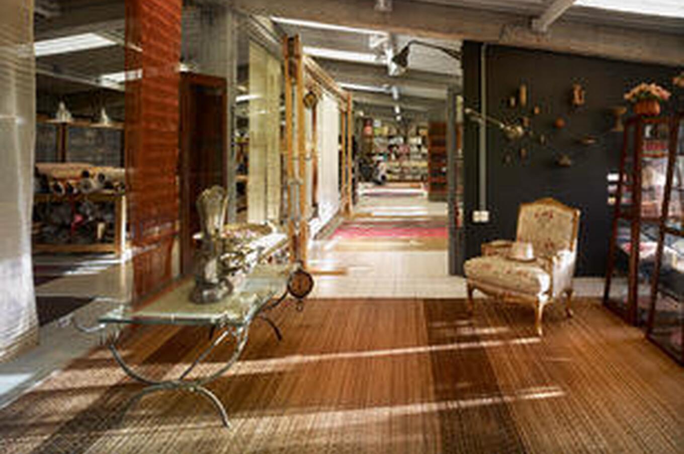 Die Wandteppiche, Teppiche und Kreationen von Jorge Lizarazo und seinem Team schmücken die Räume von Kunstgalerien, Privatanwesen und Palästen in aller Welt. atelier hechizoo textildesign luxus kolumbien