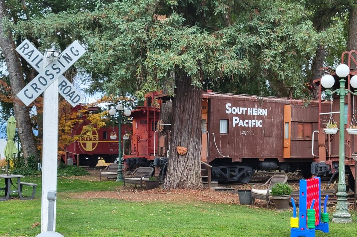 Wiederverwendete Waggons, um Räume zu schaffen. Foto: Amber L Image-Wagen