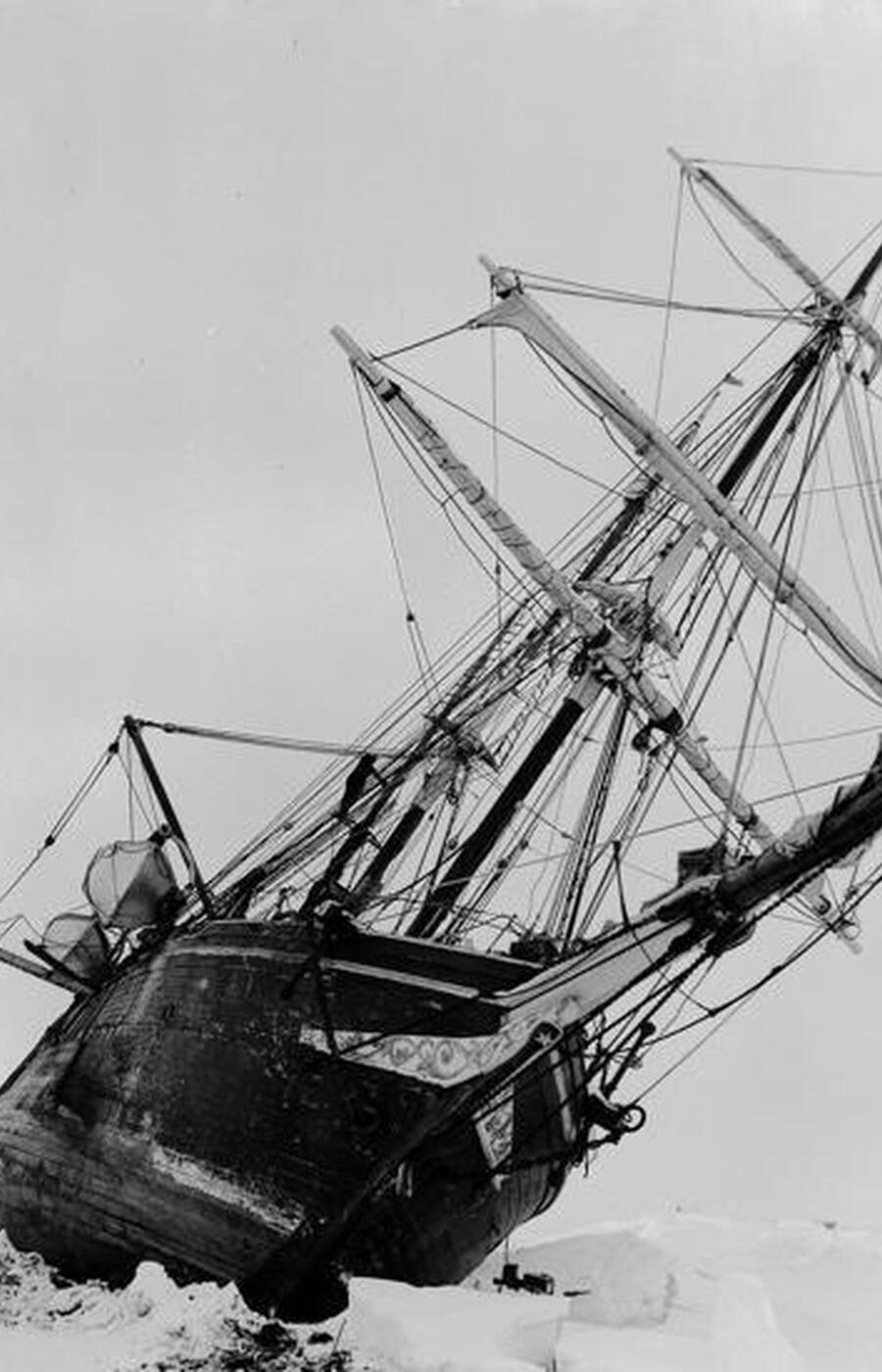 Die Endurance, 1914 im Eis der Antarktis gefangen. ausdauer ernest shackleton antarktis